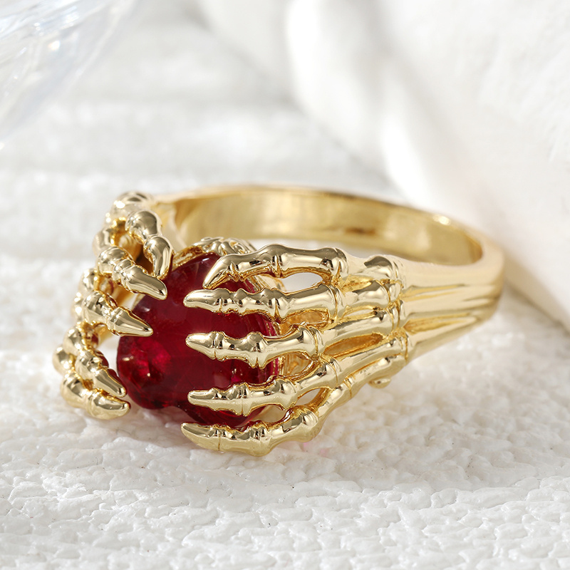 Women's Golden Skull Heart Ring, Luxurious Claw Shaped Design